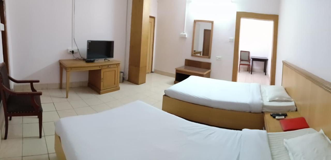 The Regency Hotel Dibrugarh Eksteriør billede