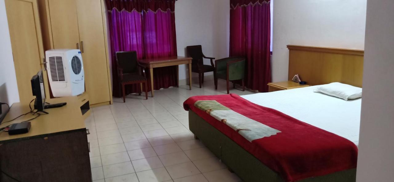 The Regency Hotel Dibrugarh Eksteriør billede